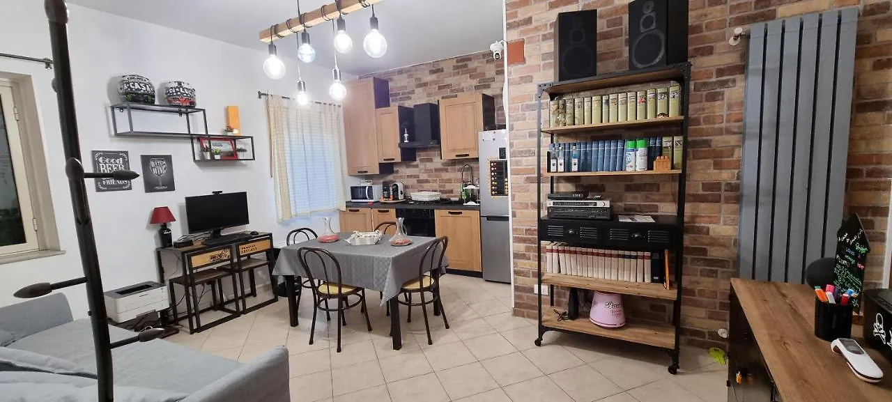 A Casa Di Luca, Massimo Theater, Central Position location
